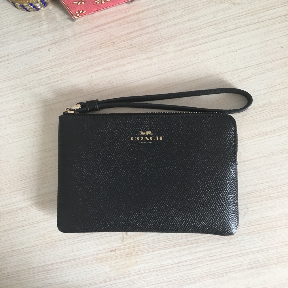 AUTHENTIC COACH Leather Wristlet